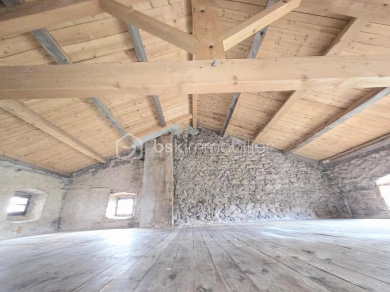 Maison - 99 m² - 6 pièces