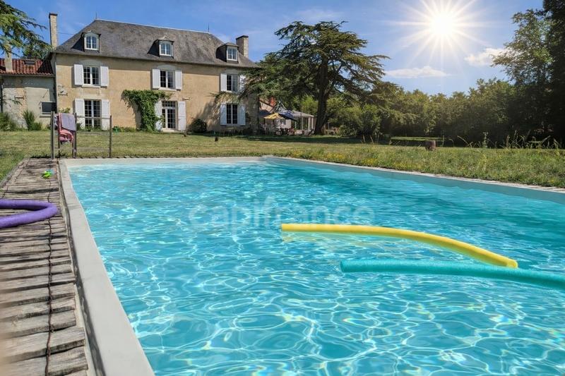 Maison - 270 m² - 7 pièces