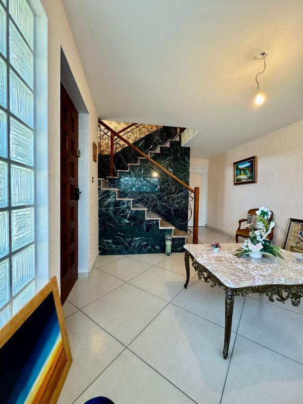 Maison - 174 m² - 6 pièces