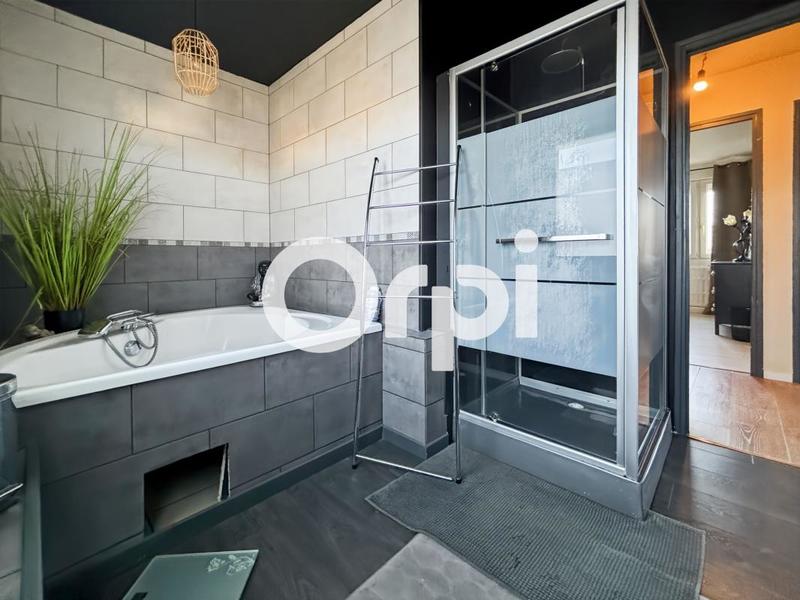 Maison - 96 m² - 4 pièces