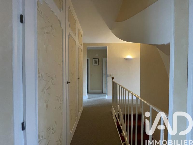 Maison - 171 m² - 8 pièces