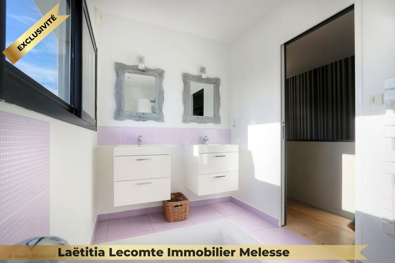 Maison - 213 m² - 9 pièces