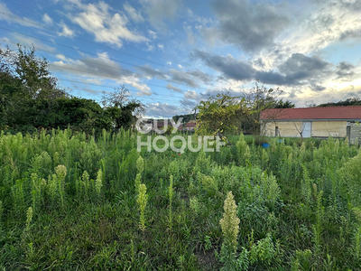Terrain - 744 m²