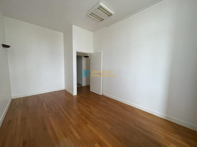 Bureau - 110 m² - 7 pièces