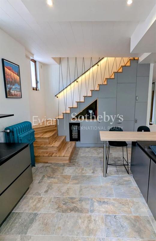 Appartement - 270 m² - 9 pièces