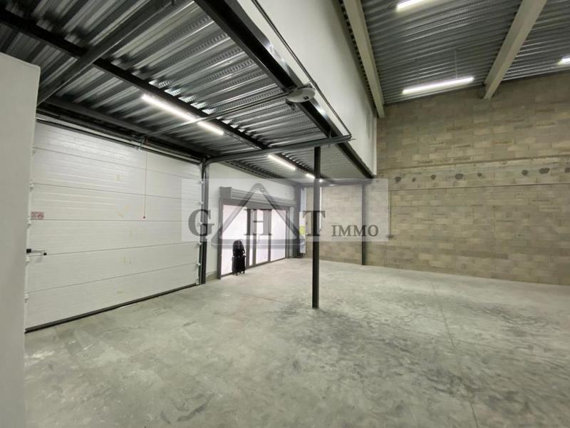 Entrepôt - 140 m²