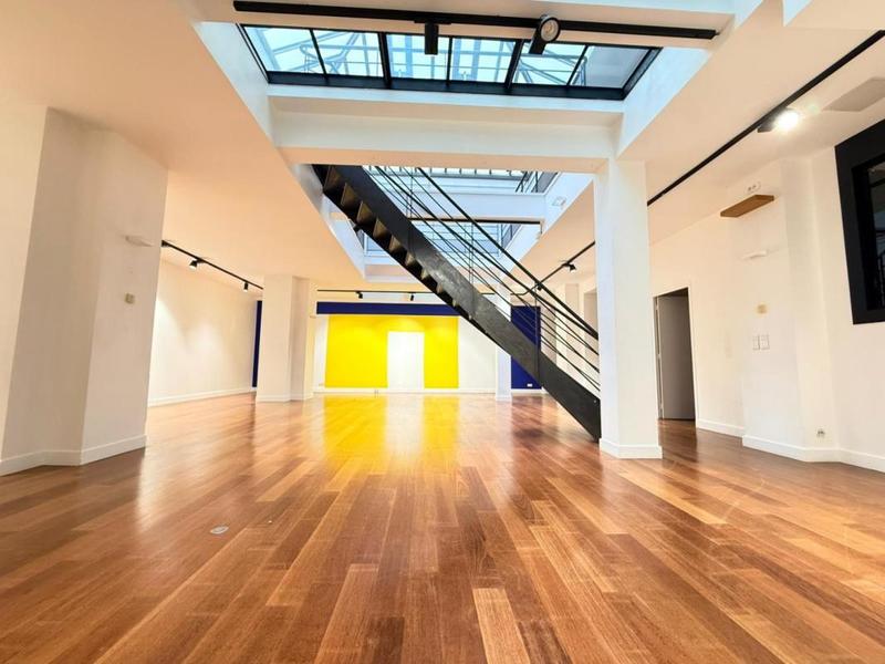 Duplex - 345 m² - 8 pièces