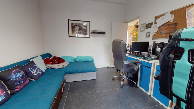 Maison - 107 m² - 6 pièces