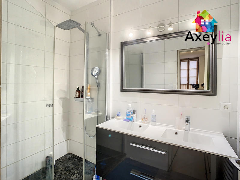 Maison - 258 m² - 12 pièces