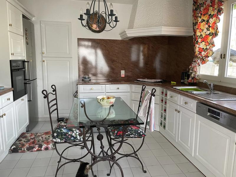 Maison - 250 m² - 5 pièces