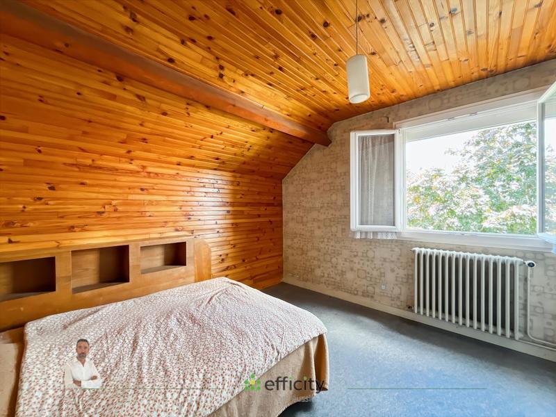 Maison - 255 m² - 12 pièces