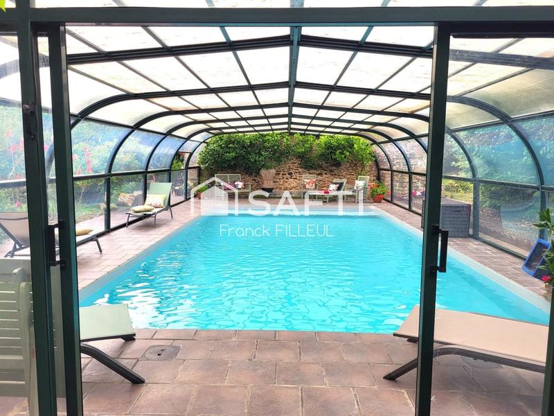 Maison - 282 m² - 8 pièces