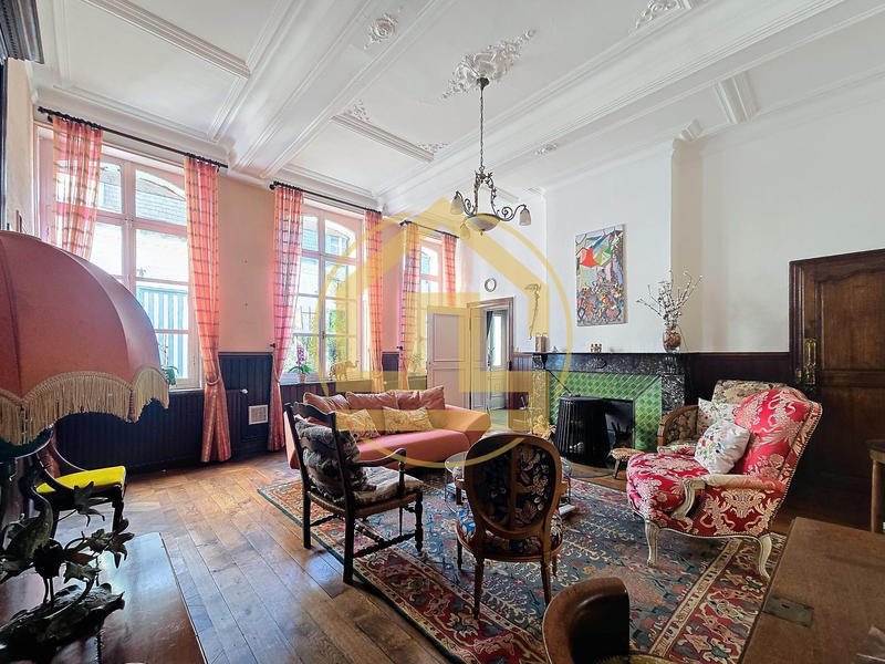 Maison - 430 m² - 13 pièces