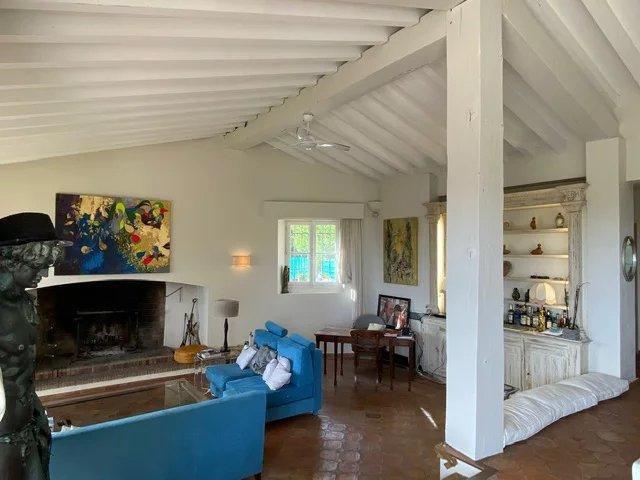 Maison - 350 m² - 8 pièces