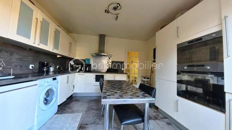 Maison - 170 m² - 7 pièces