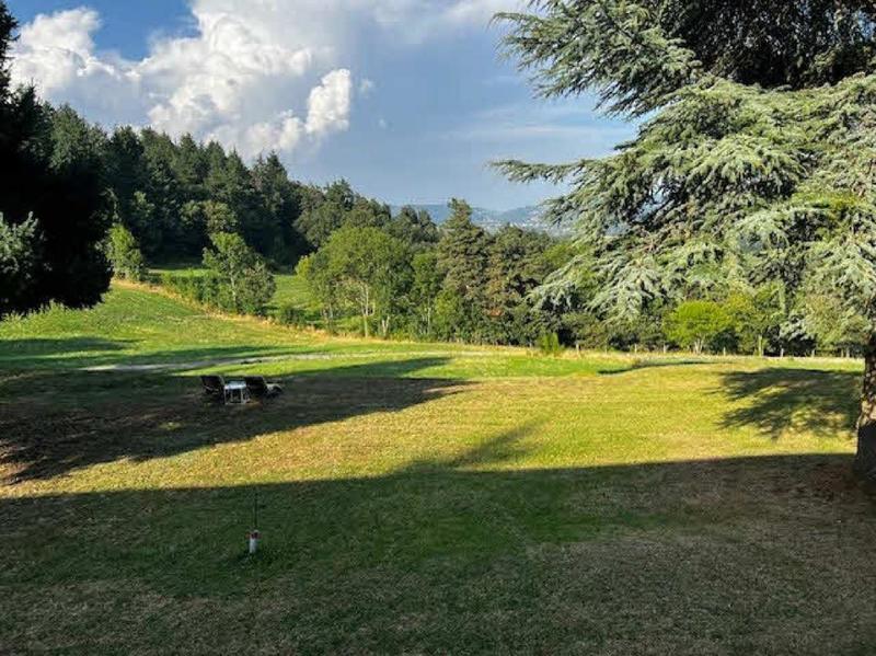 Maison - 600 m² - 10 pièces