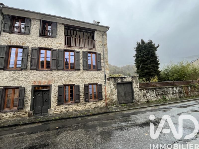 Maison de village - 250 m² - 12 pièces