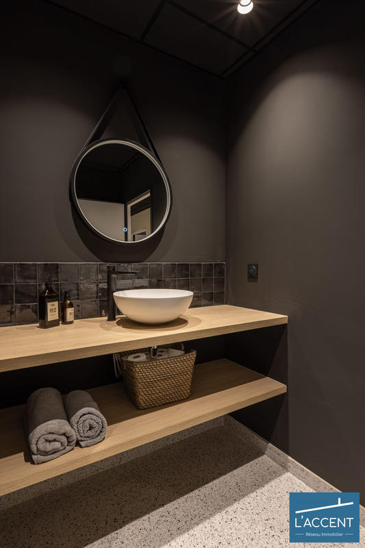 Bureau - 153 m² - 6 pièces