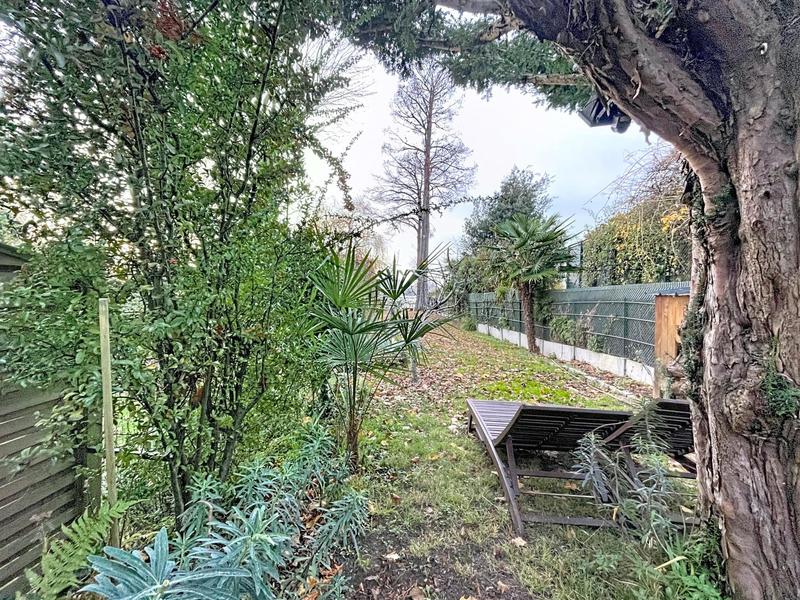 Maison - 242 m² - 10 pièces