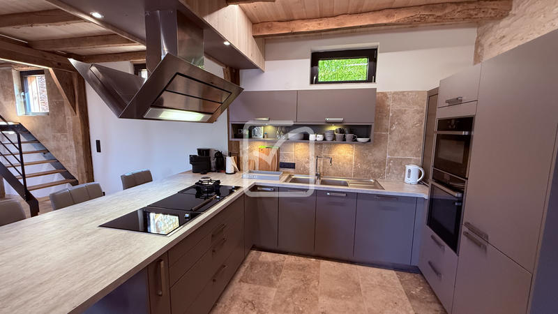 Maison - 164 m² - 10 pièces