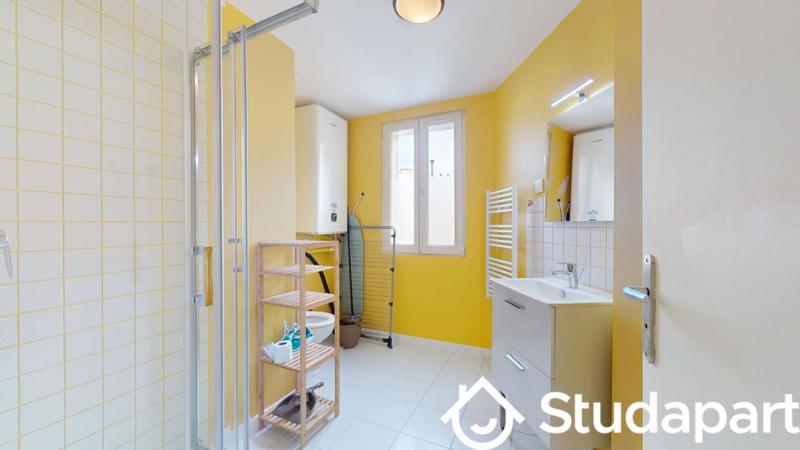 Chambre - 11 m² - 1 pièce