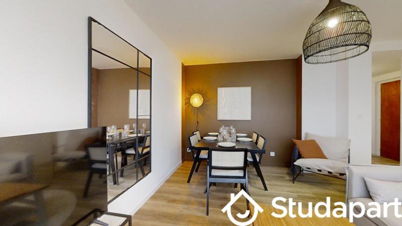 Chambre - 11 m² - 1 pièce