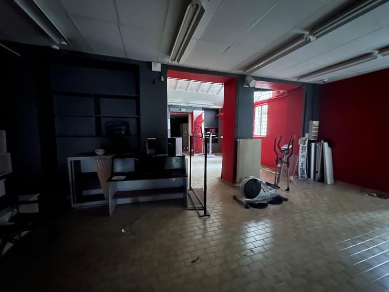 Local commercial - 196 m² - 4 pièces