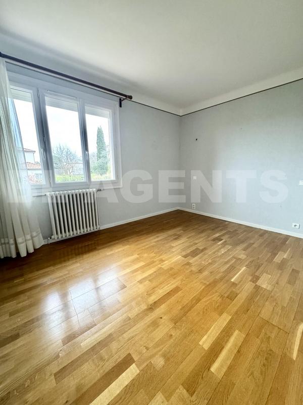 Maison traditionnelle - 90 m² - 4 pièces