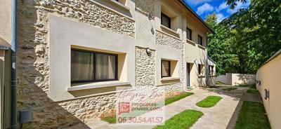 Maison - 270 m² - 9 pièces