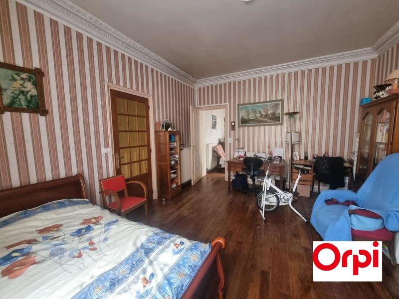 Maison - 230 m² - 7 pièces