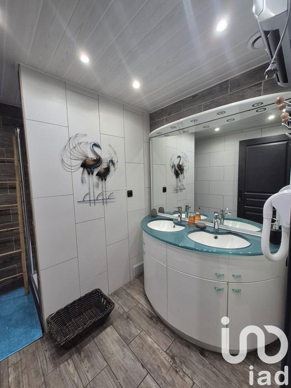 Maison - 220 m² - 6 pièces