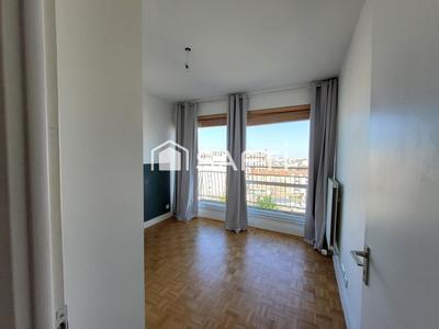 Appartement - 99 m² - 5 pièces