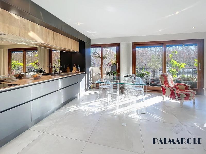 Appartement - 97 m² - 3 pièces