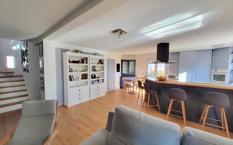 Maison - 150 m² - 8 pièces