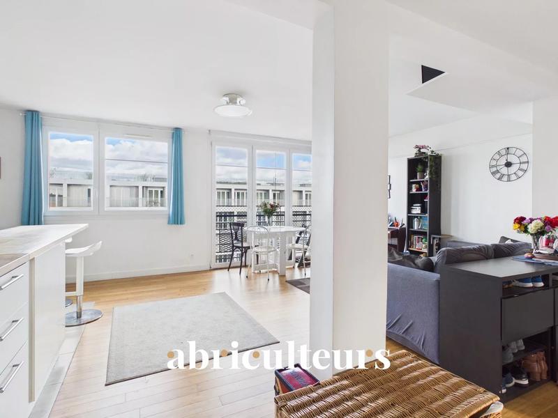 Appartement - 90 m² - 4 pièces