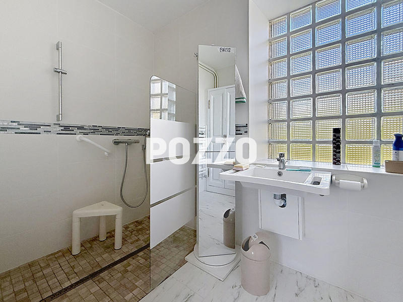 Maison - 140 m² - 8 pièces