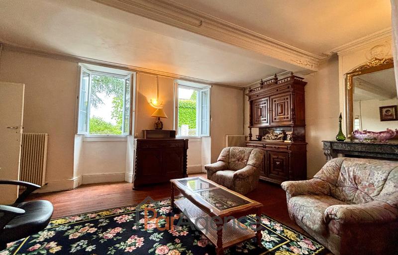 Maison - 253 m² - 14 pièces