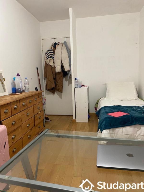 Chambre - 11 m² - 1 pièce