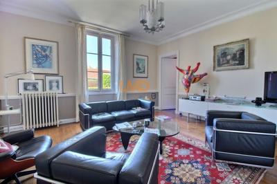 Maison bourgeoise - 217 m² - 6 pièces