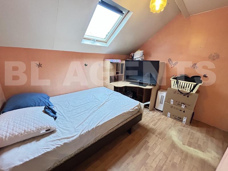 Maison - 250 m² - 8 pièces