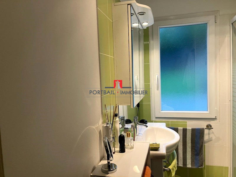 Maison - 220 m² - 6 pièces