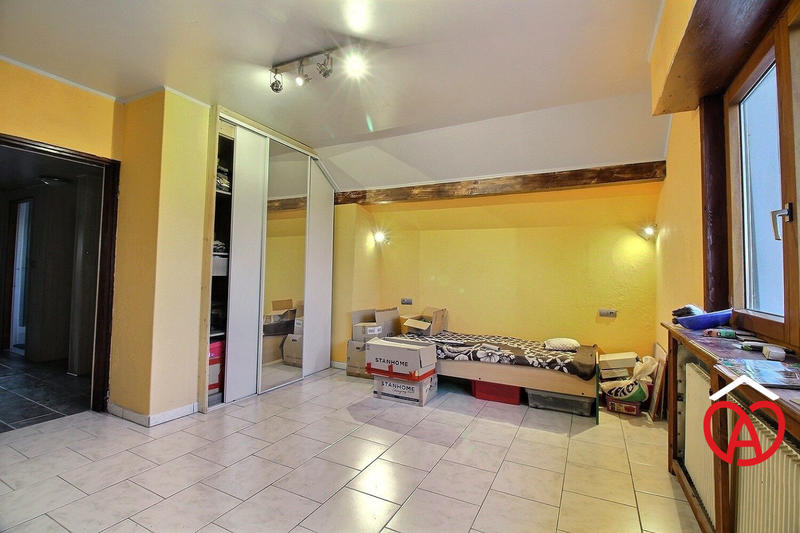Maison ancienne - 243 m² - 9 pièces