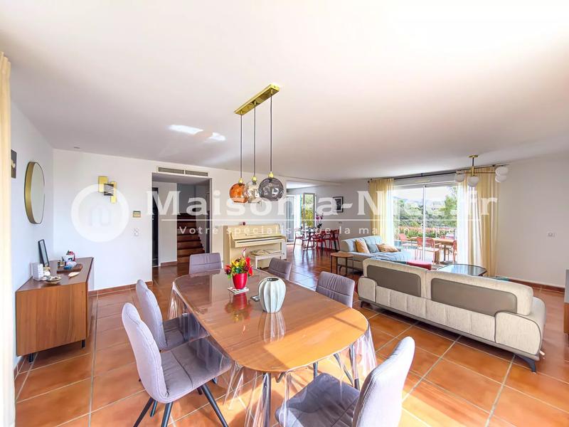 Maison - 147 m² - 5 pièces