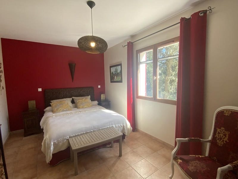 Maison - 275 m² - 10 pièces