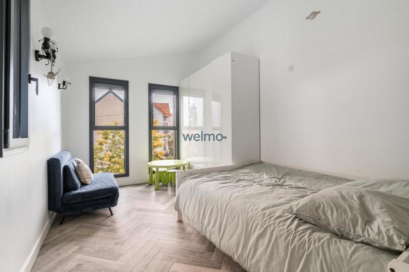 Maison - 210 m² - 9 pièces