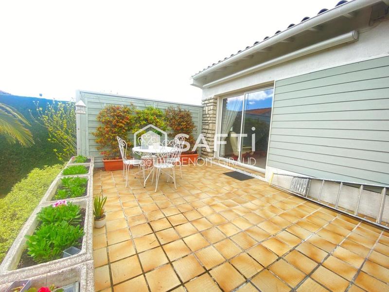 Maison - 220 m² - 6 pièces