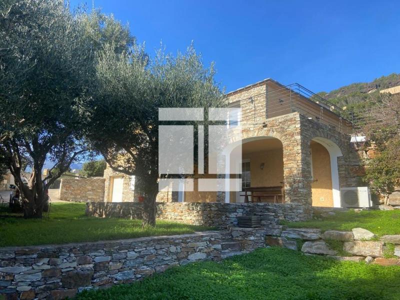 Villa - 200 m² - 8 pièces