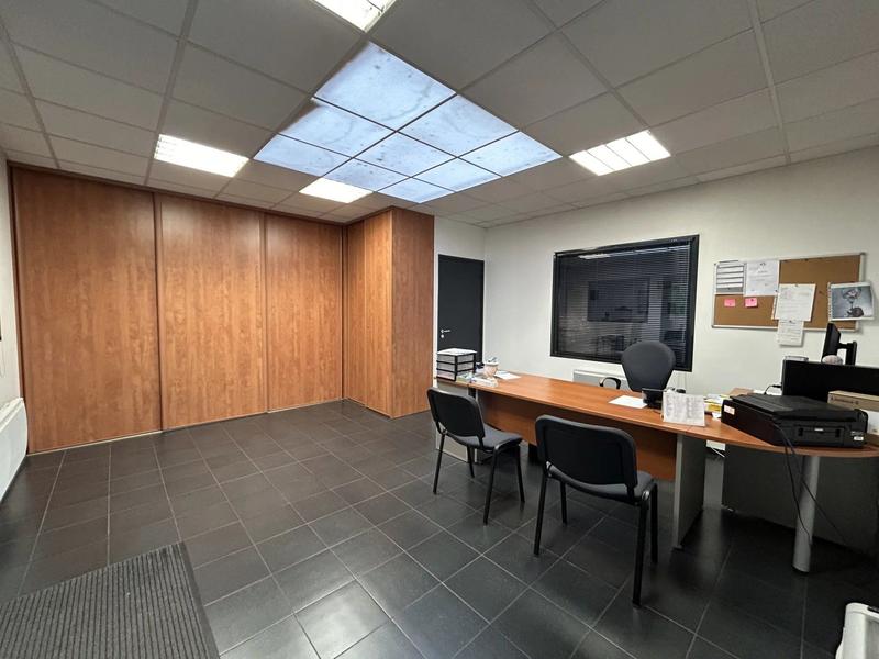 Bureau - 352 m² - 9 pièces