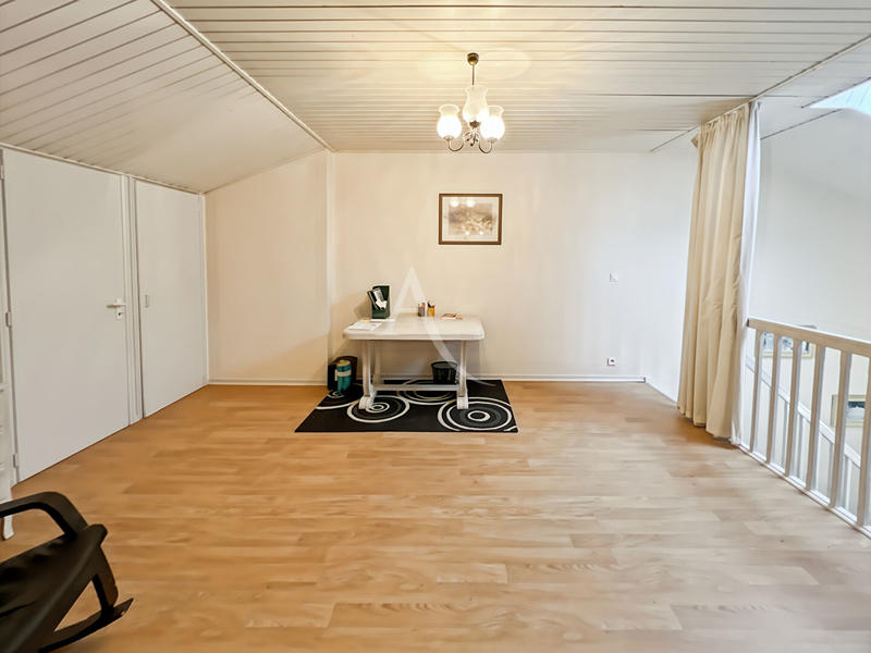 Appartement - 134 m² - 6 pièces