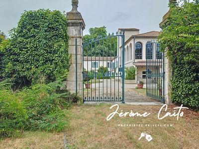 Immeuble - 1 358 m² - 20 pièces